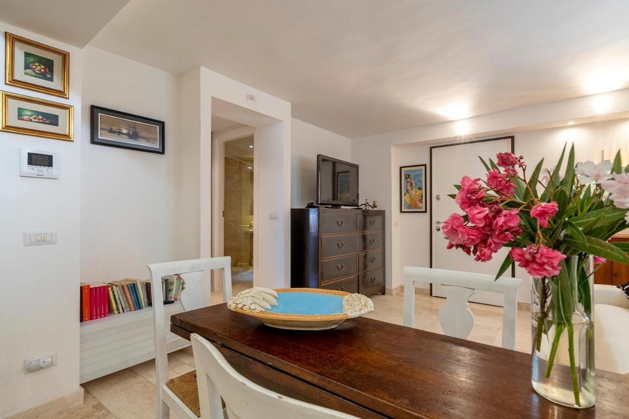 Charming Seafront Apartment With Garden And Patio Fertilia Exterior photo