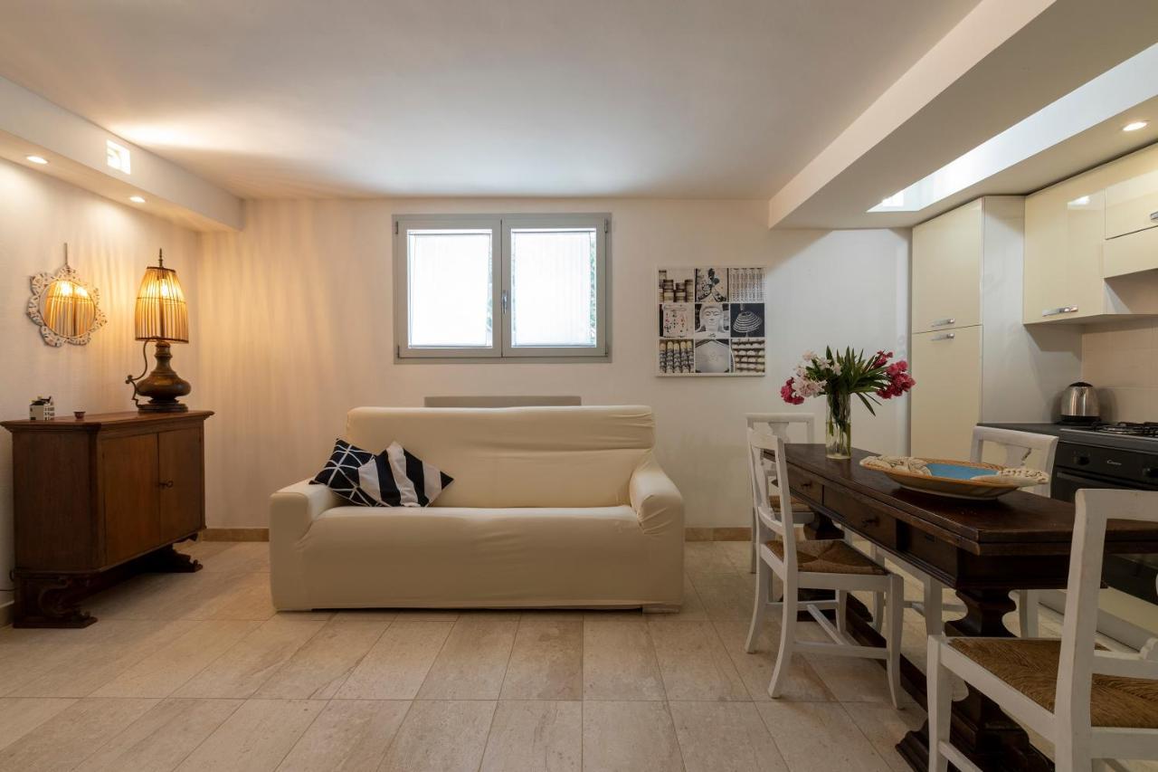 Charming Seafront Apartment With Garden And Patio Fertilia Exterior photo